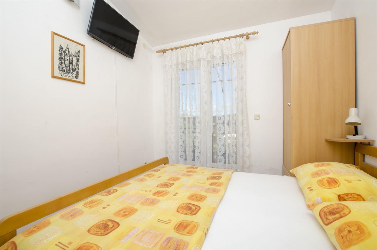 Apartments Zdenko Maslinica Bagian luar foto