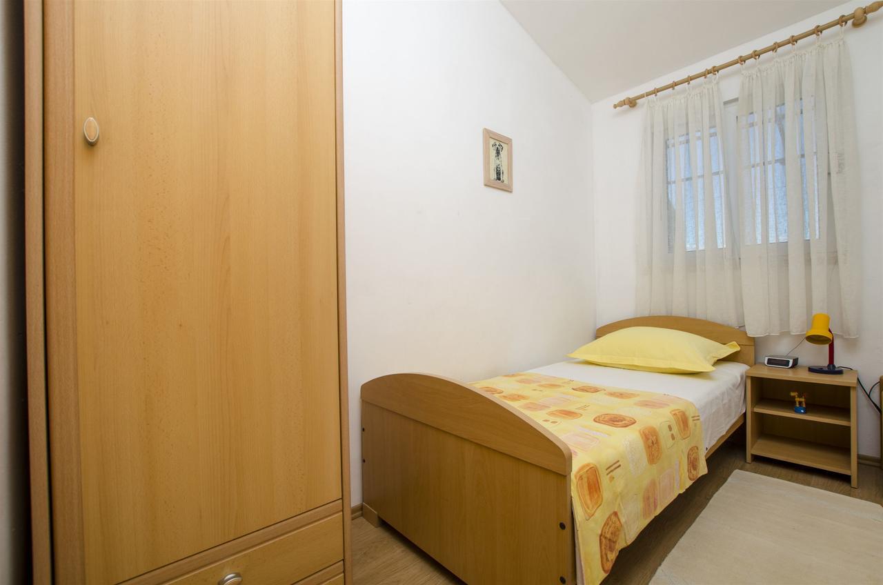 Apartments Zdenko Maslinica Bagian luar foto