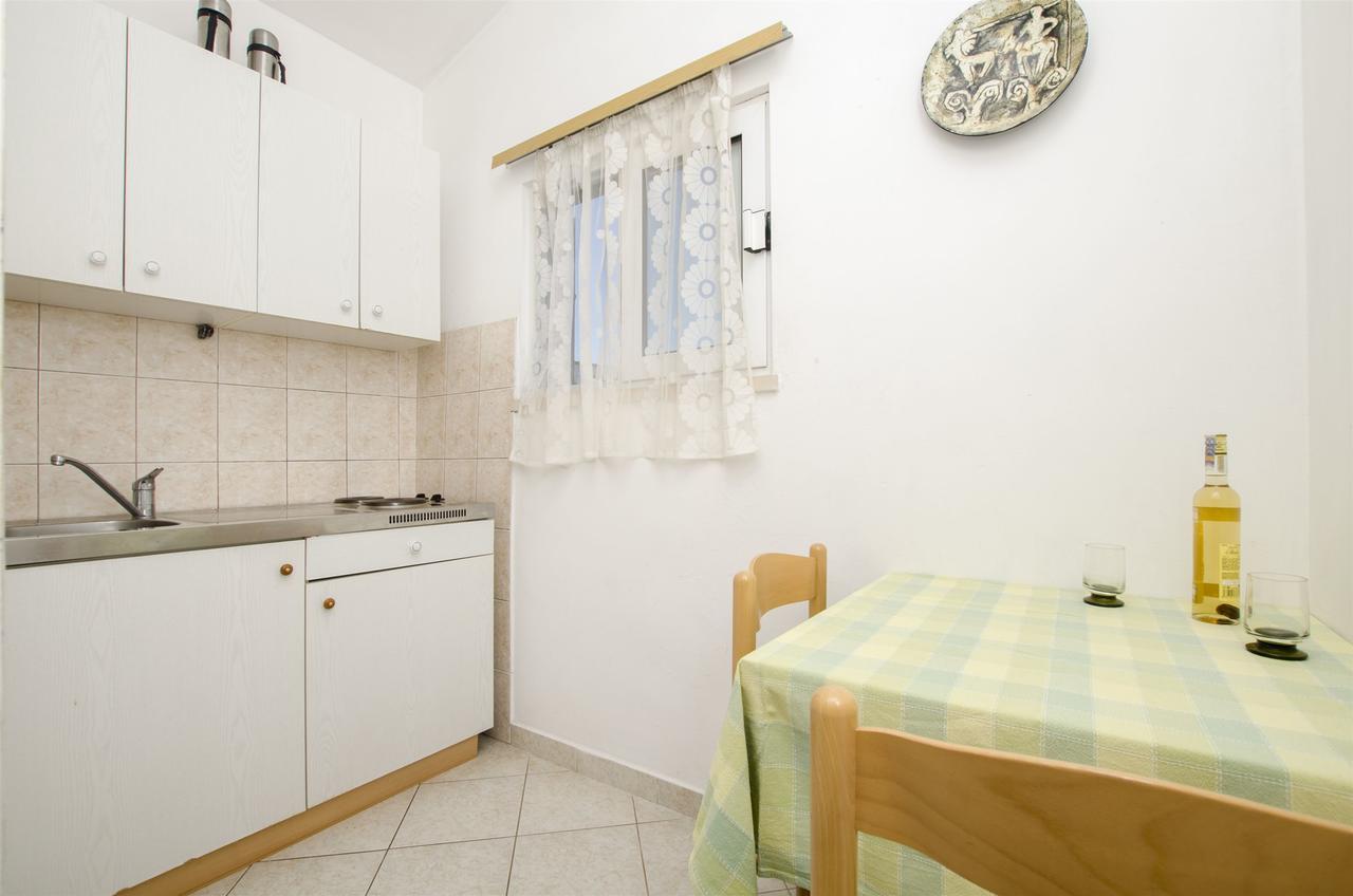 Apartments Zdenko Maslinica Bagian luar foto